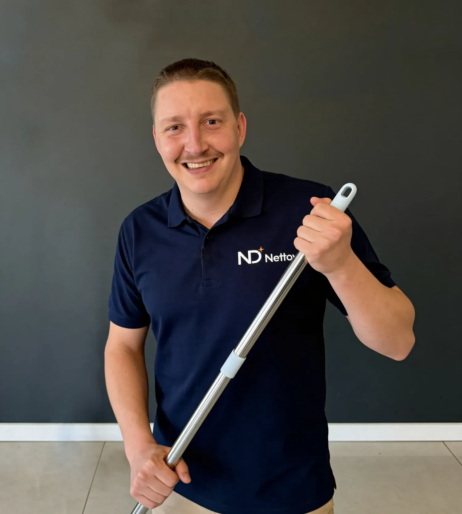 Nathan Danzas, fondateur de l'entreprise de nettoyage ND Nettoyage